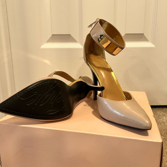 Fergie Heel with ankle strap - Picture 2 of 2